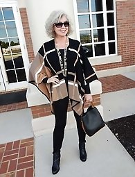 All-natural experienced babes are masturbating themselves