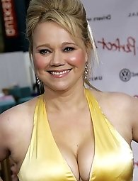 Experienced gilfs are showing off their titties