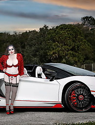 Experienced housewives are getting seminaked on cam