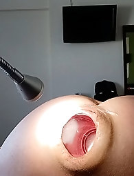 German mature dame is getting nude on photo